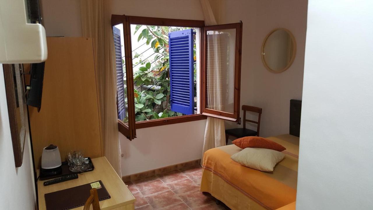 Hostal Residencia Catalina Palamós Kültér fotó
