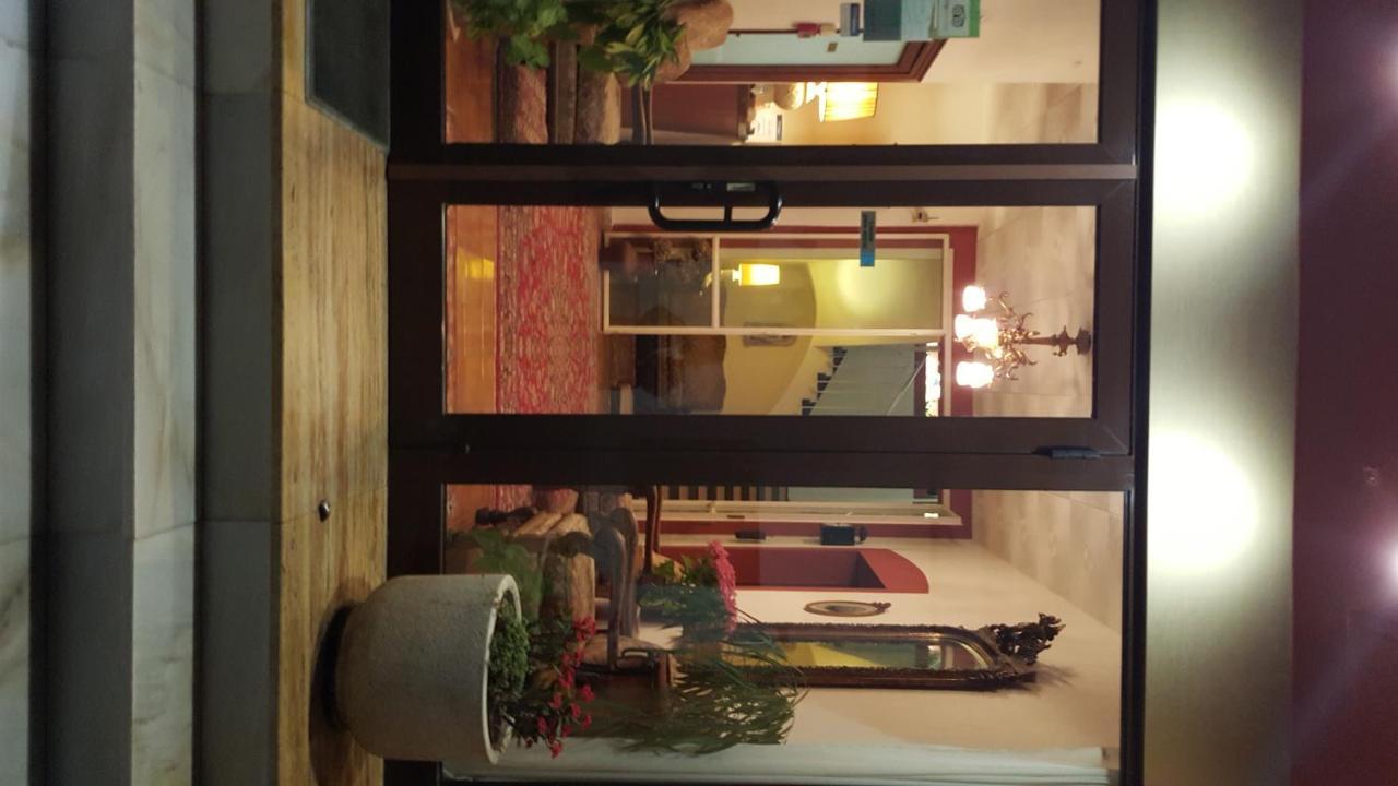 Hostal Residencia Catalina Palamós Kültér fotó