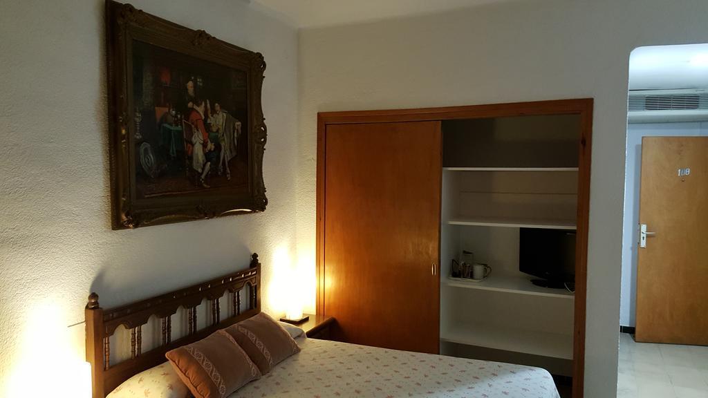 Hostal Residencia Catalina Palamós Kültér fotó