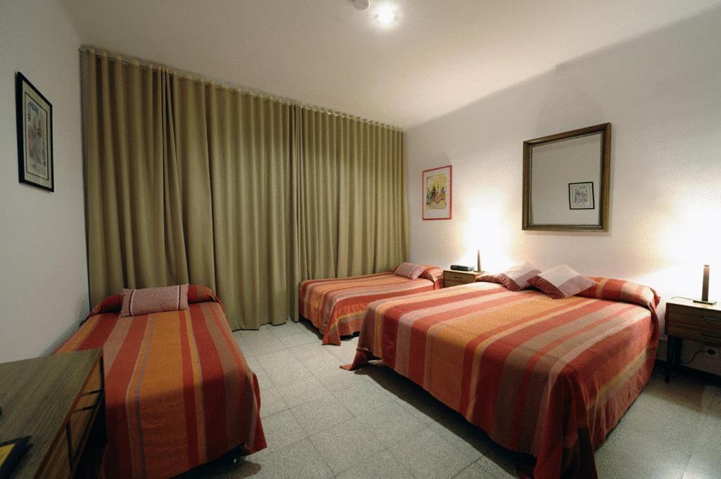 Hostal Residencia Catalina Palamós Kültér fotó