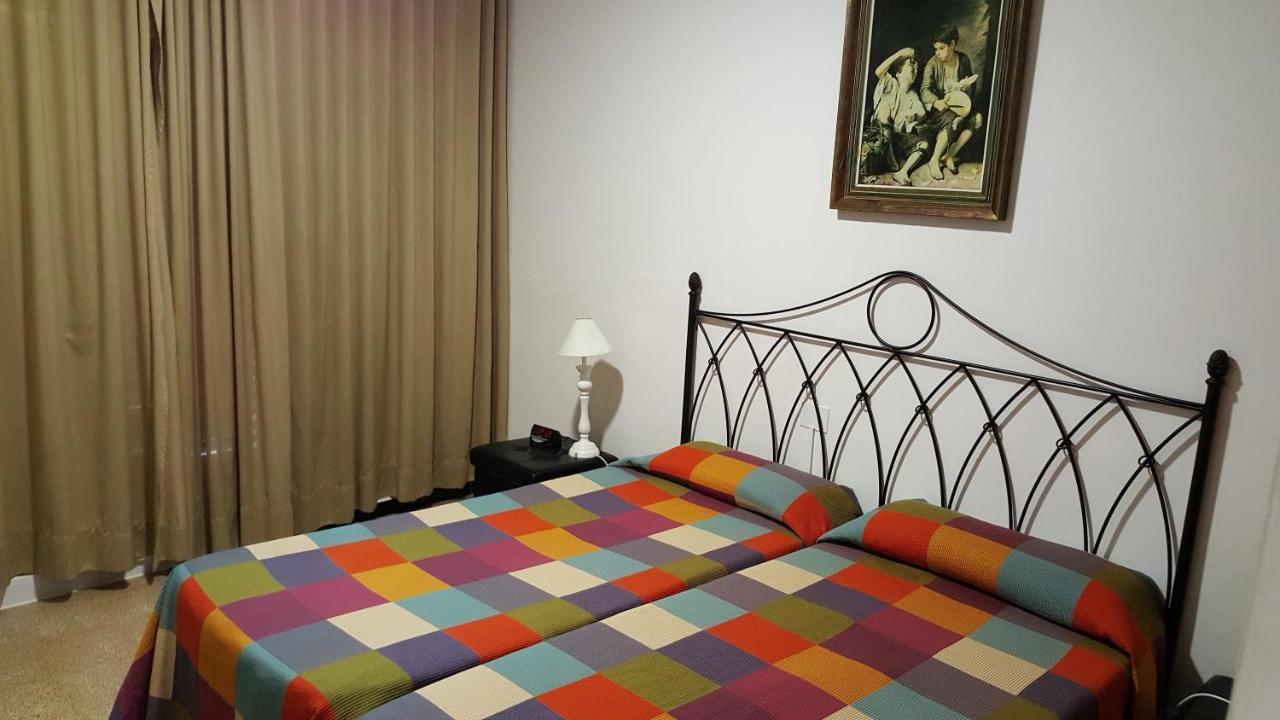Hostal Residencia Catalina Palamós Kültér fotó